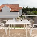 Topic Apartment