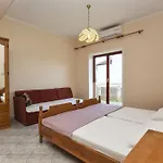 Topic Apartment *