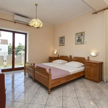 Apartman Topic *